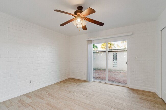 Building Photo - NEWLY REMODELED HOME NEAR TMC MAIN CAMPUS!