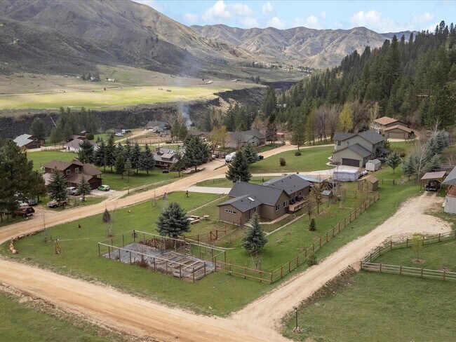 Building Photo - Spacious Single-Level Home in Wilderness Ranch