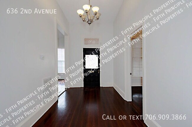 Building Photo - 636 2nd Ave