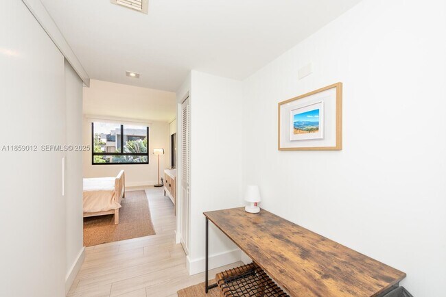 Building Photo - 181 Crandon Blvd