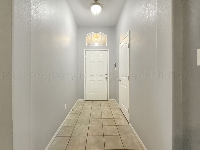 Building Photo - 2053 Leonard Ranch Rd