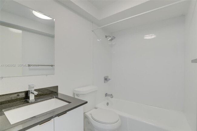 Building Photo - 2140 NE 56th St