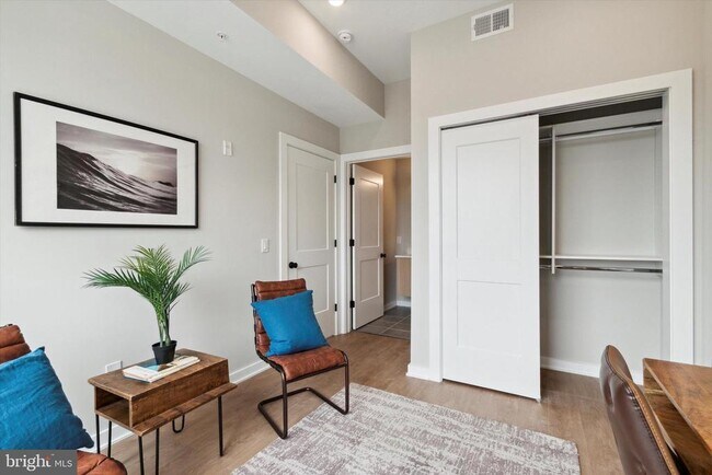 Building Photo - 308 W Chelten Ave