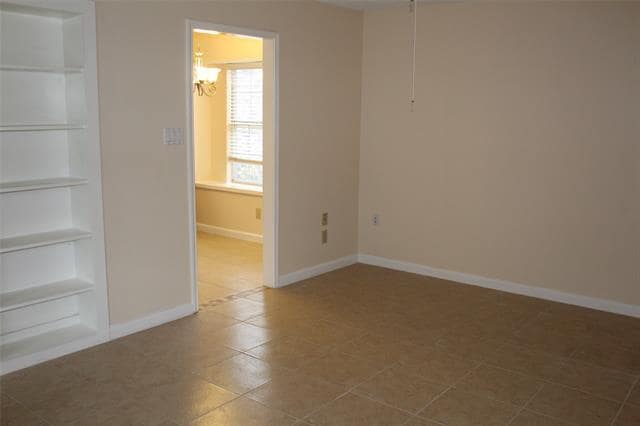 Building Photo - 4112 Howard Dr