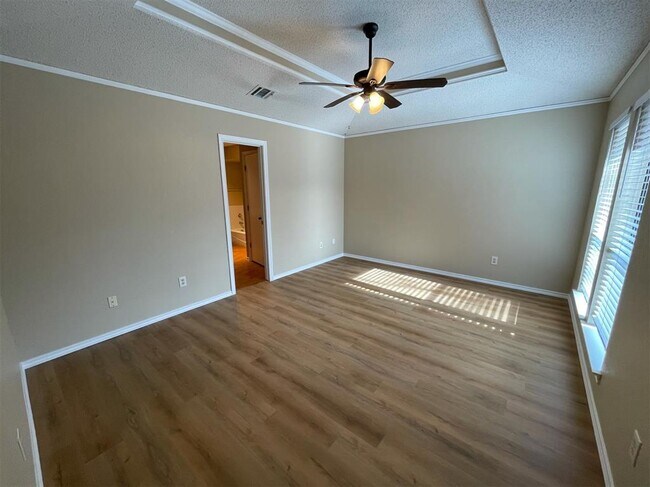 Building Photo - 4916 Timberview Dr