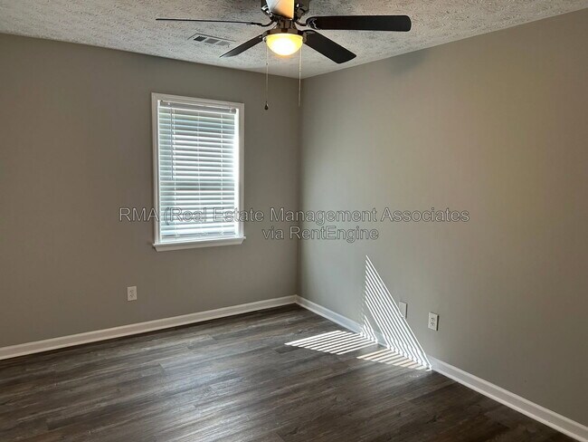 Building Photo - 217 Griffin Park Rd