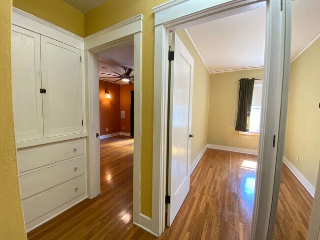 Building Photo - CHARMING! BACKYARD OASIS! REAL HARDWOOD FLOORS! FULL SIZED WASHER/DRYER! OFF OF ADAMS AVE!