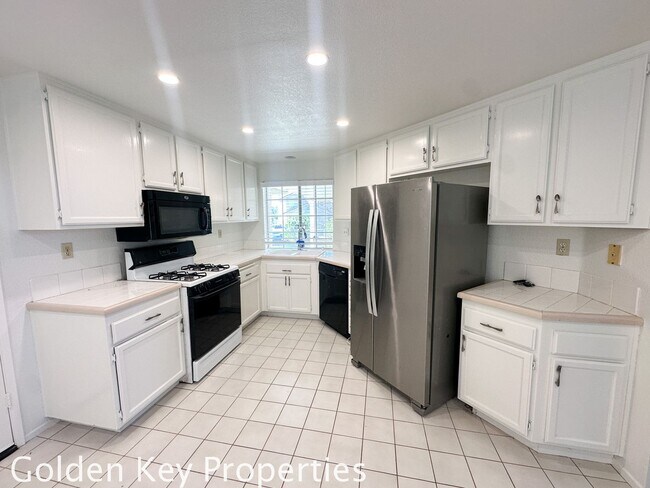 Building Photo - Single level 3BR/2BA home in Rancho Del Oro!