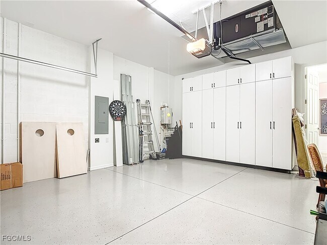 Building Photo - 15919 Leaning Pine Ln