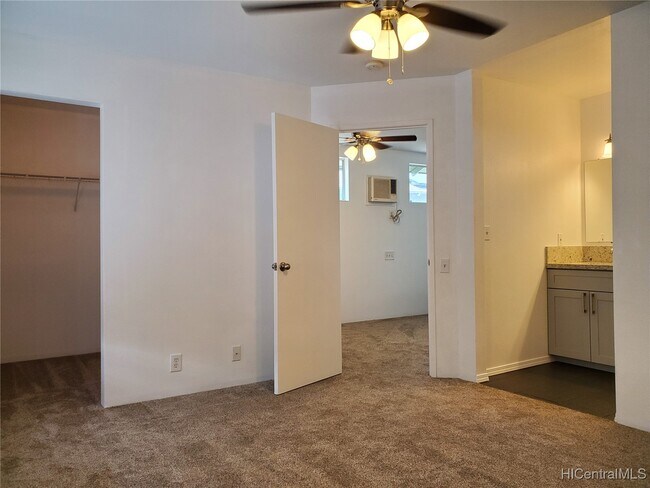 Building Photo - 91-1027D Hoomaka St