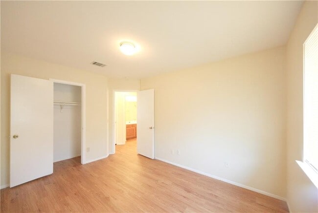 Building Photo - 8005 Tantara Ct