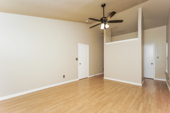 Building Photo - "Charming 3-Bedroom San Antonio Home with Cozy Fireplaces & Ample Storage!"