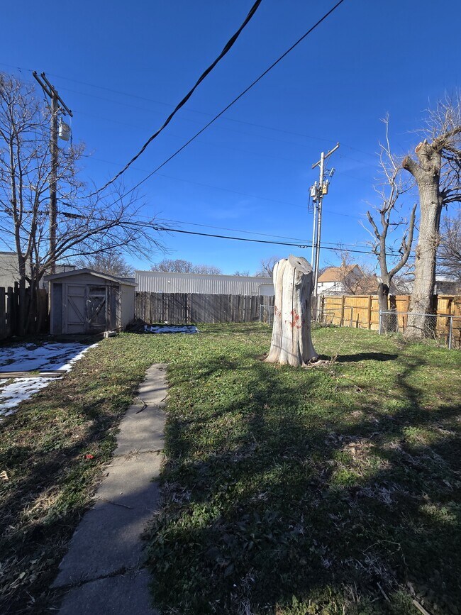 Building Photo - 305 N Pennsylvania Ave