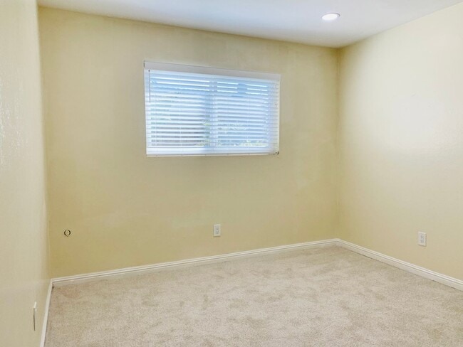 Building Photo - 5277 Mt Ararat Dr