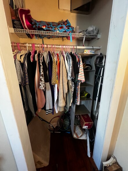 Building Photo - 2534 Marengo St