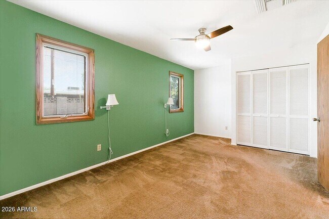 Building Photo - 1118 E Laguna Dr