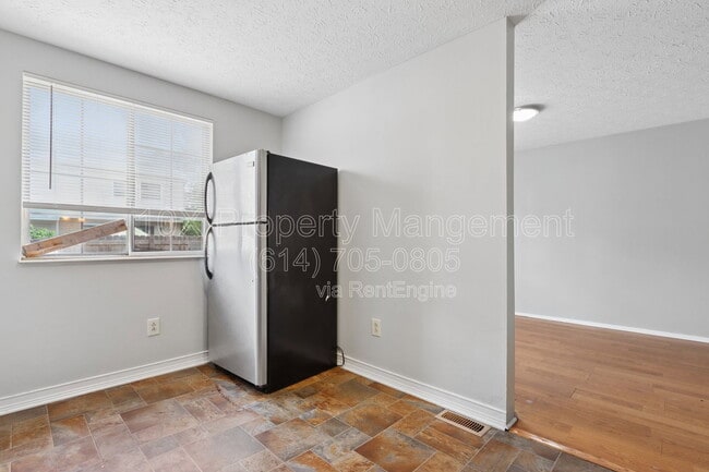 Building Photo - 3850 Julia Ct