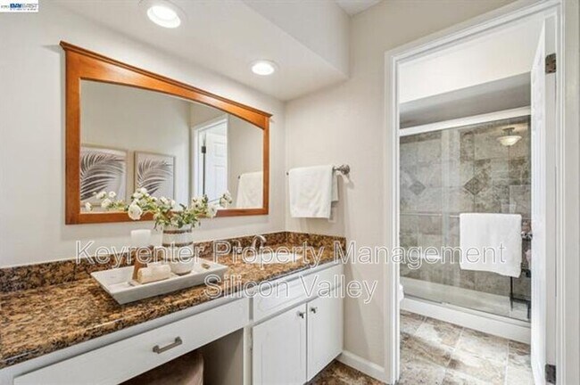Building Photo - 7403 Hillsdale Dr