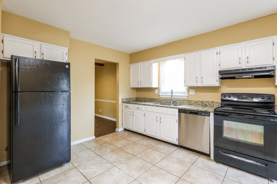 Building Photo - 8612 Sardis Way