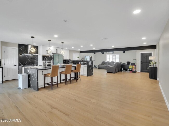 Building Photo - 5122 W Fallen Leaf Ln