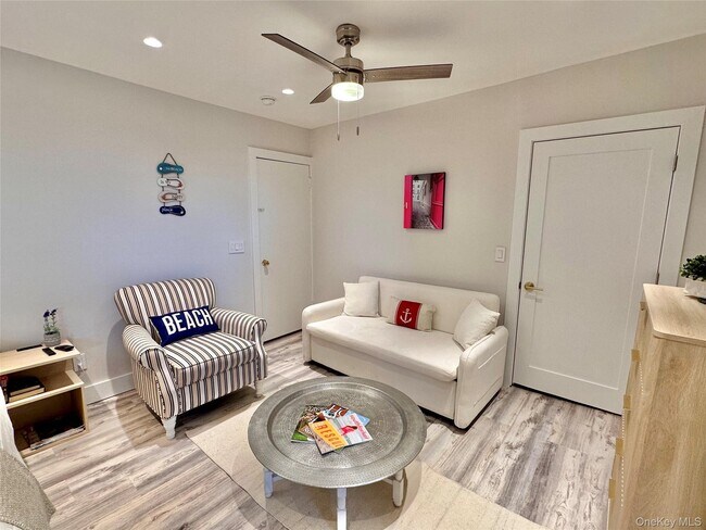 Building Photo - 94 Main St