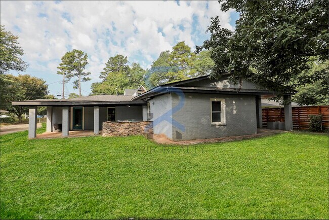 Building Photo - Charming 4-Bed, 2-Bath Gem in Atlanta's He...