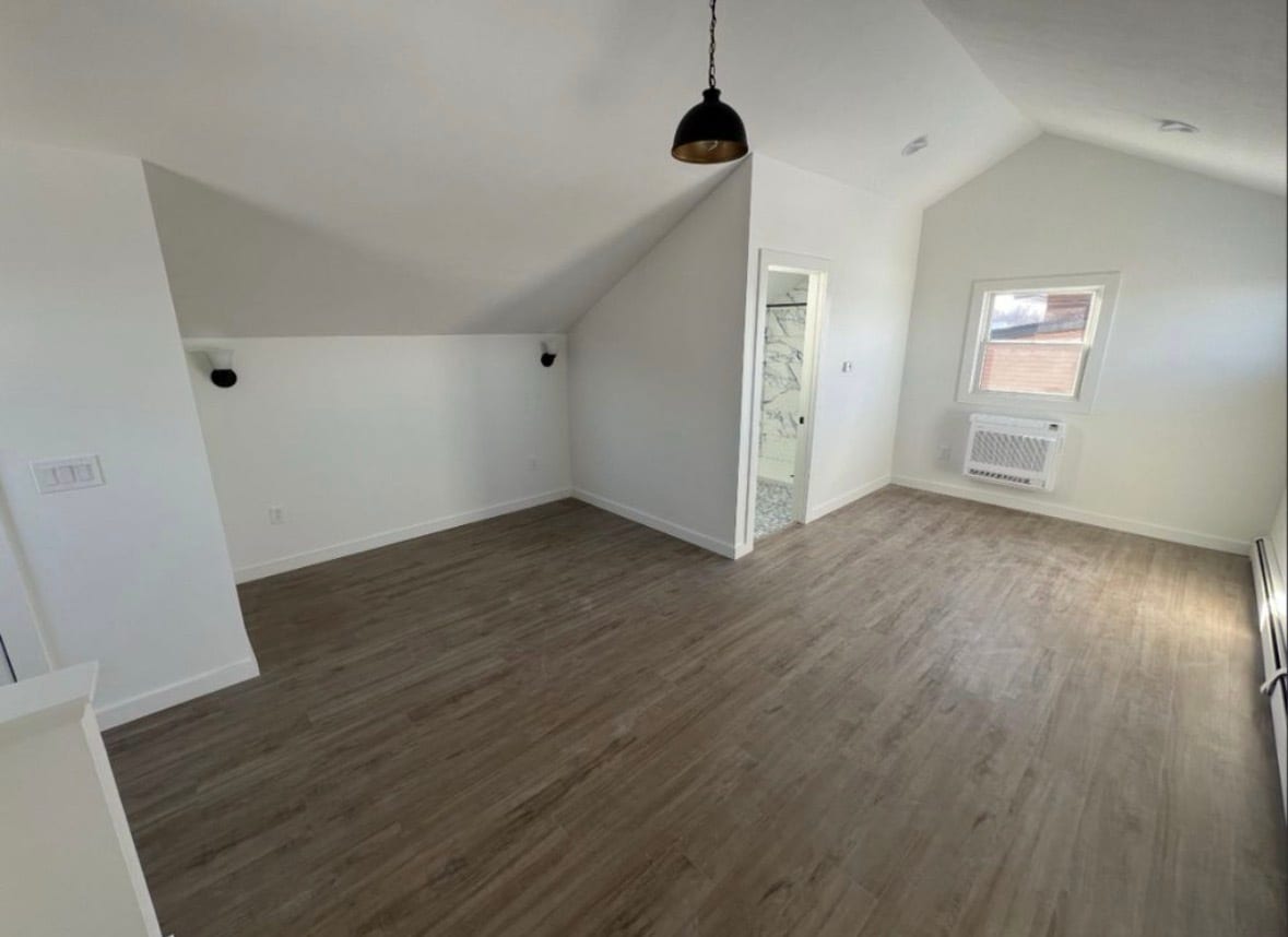 Building Photo - 909 W Front St