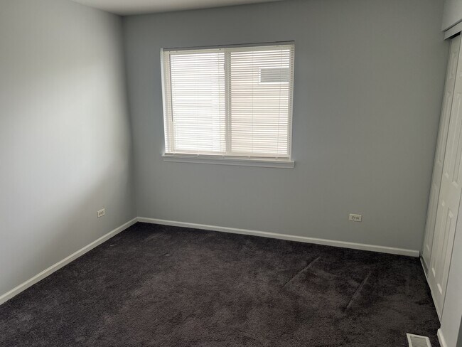 Building Photo - 437 S Orchard Dr
