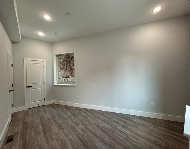 Building Photo - 1108 W Dauphin St