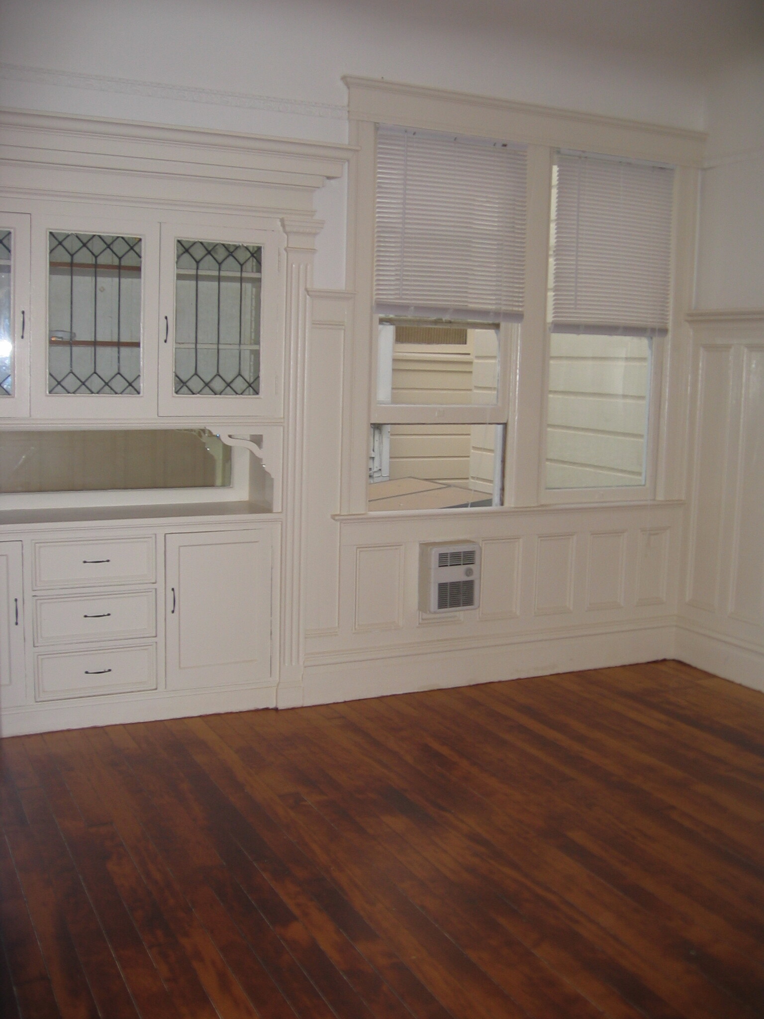 Building Photo - 2037A Powell St