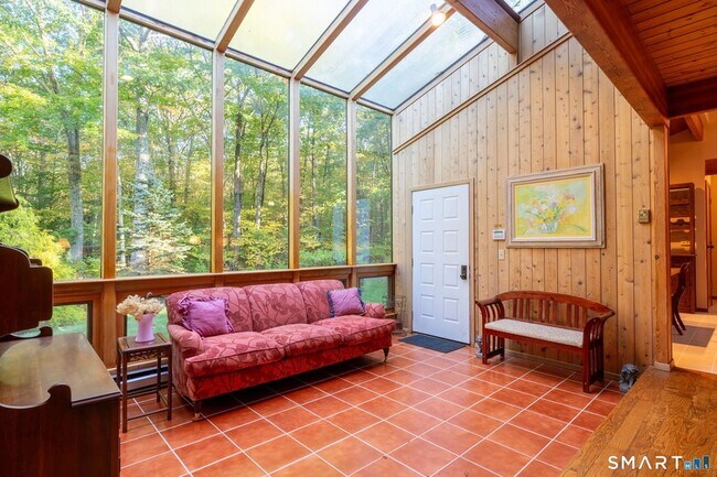 Building Photo - 278 Woodchuck Ln