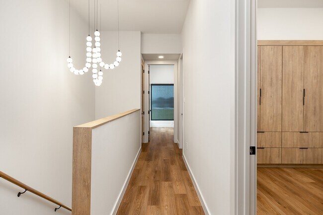 Building Photo - 709 Juniper Cir