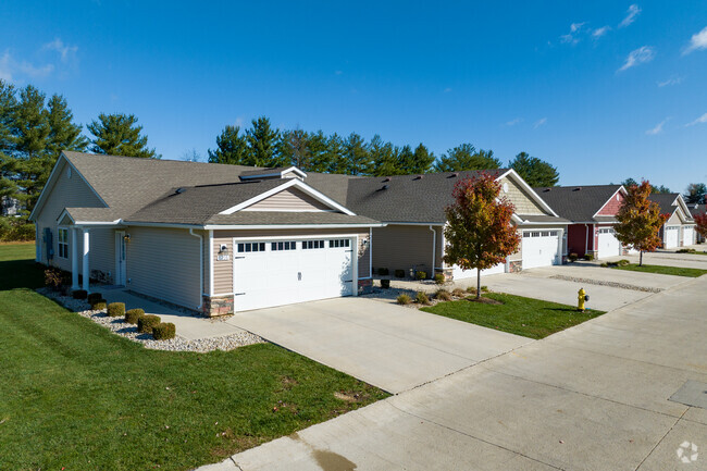 Building Photo - Redwood Blacklick