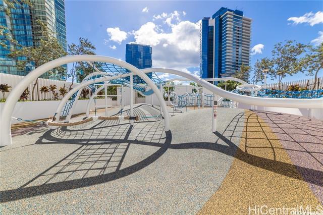 Building Photo - 1000 Auahi St