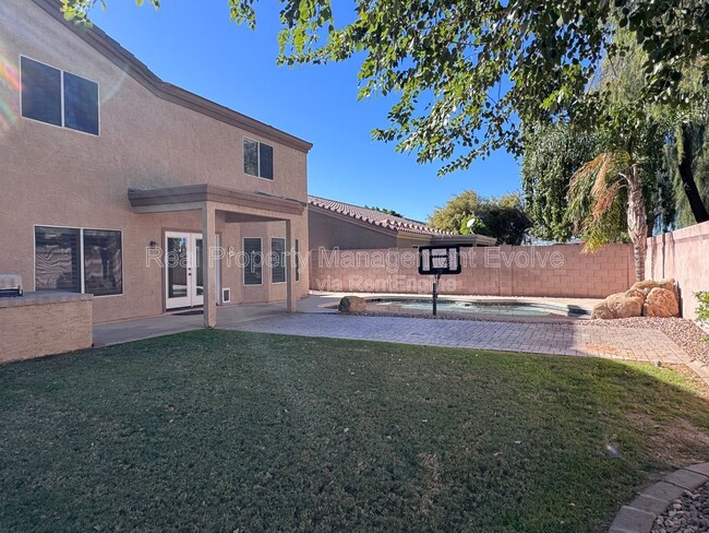 Building Photo - 10426 E Dolphin Ave