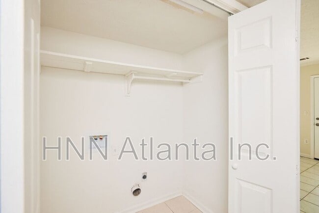 Building Photo - 5646 Executive Way