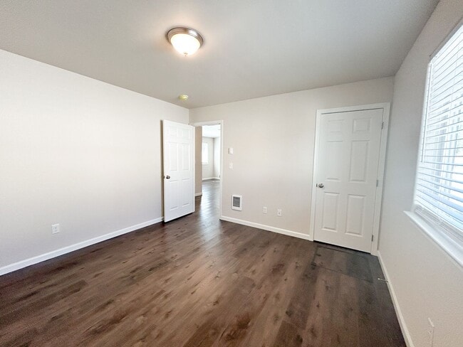 Building Photo - 3513 Chelsea St