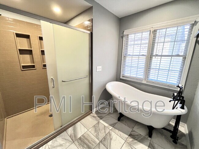 Building Photo - 95 Bassingham Dr