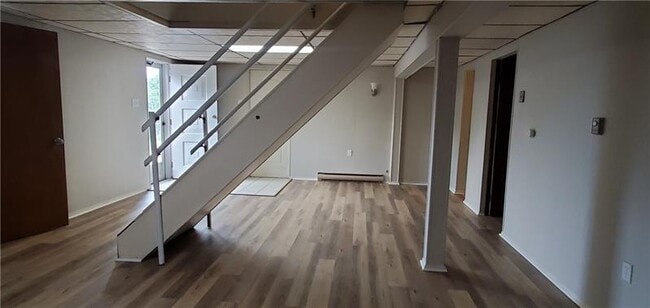 Building Photo - 419 Canyon Dr