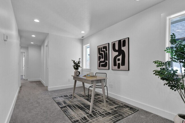 Building Photo - Modern Comfort & Rustic Charm in Prime Boi...