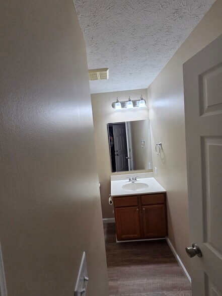 Building Photo - 835 Cornsilk Ct