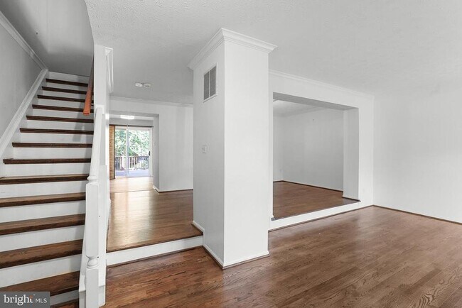 Building Photo - 5040 Southern Star Terrace