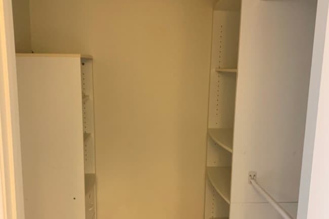 Building Photo - 11610 Moorpark St