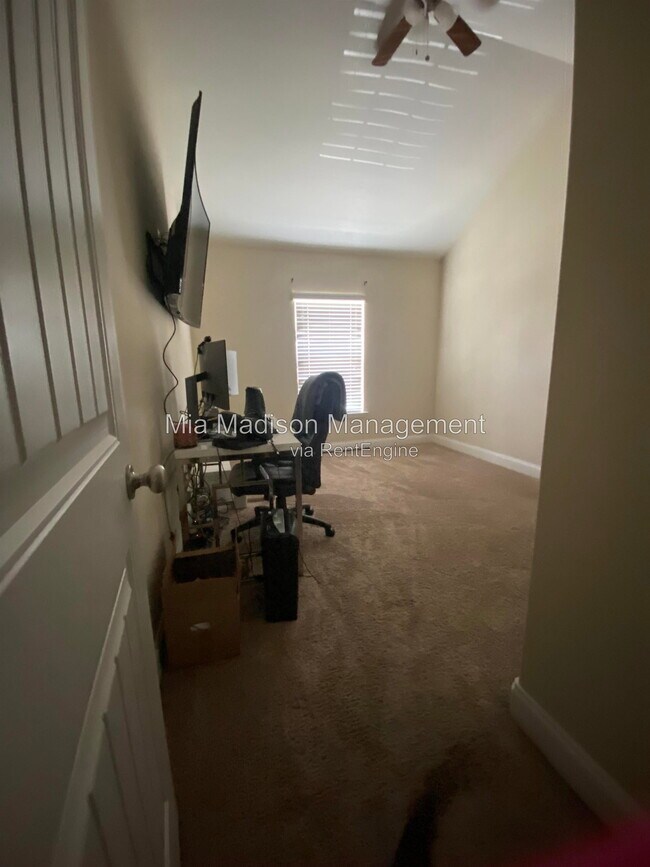 Building Photo - 25 Abaco Ct