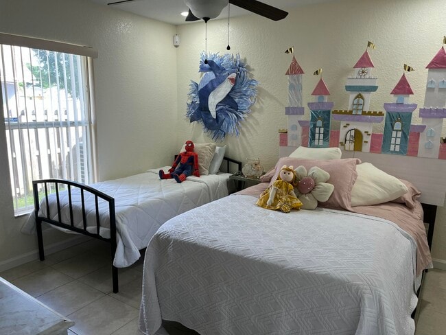 Building Photo - 1211 SW Dalton Ave