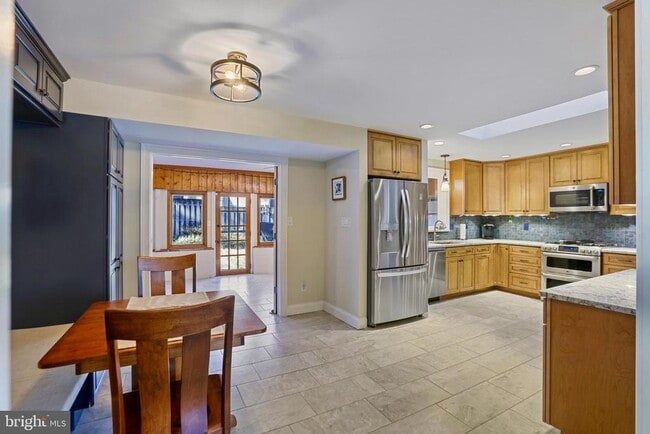 Building Photo - 4402 Medford Dr