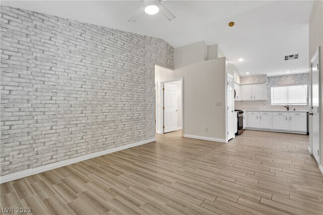 Building Photo - 5370 Cholla Cactus Ave