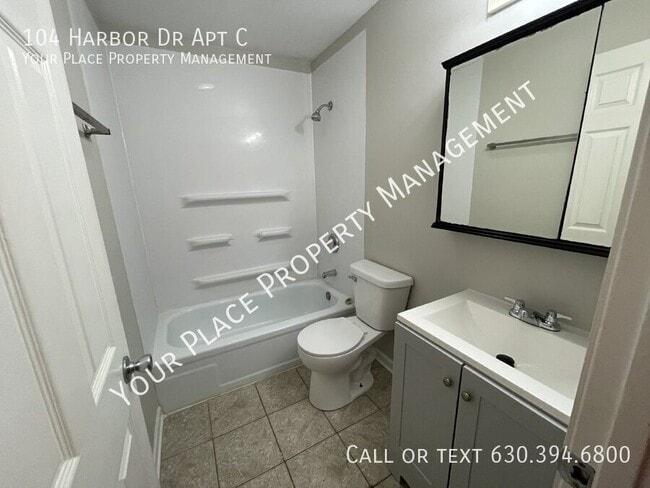 Building Photo - 104 Harbor Dr