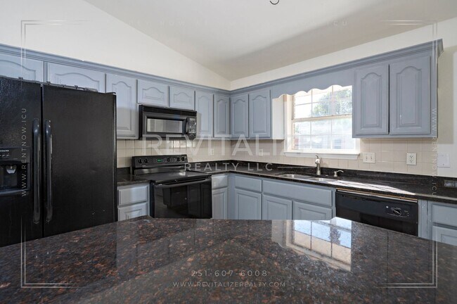 Building Photo - COMING SOON TO ORANGE BEACH