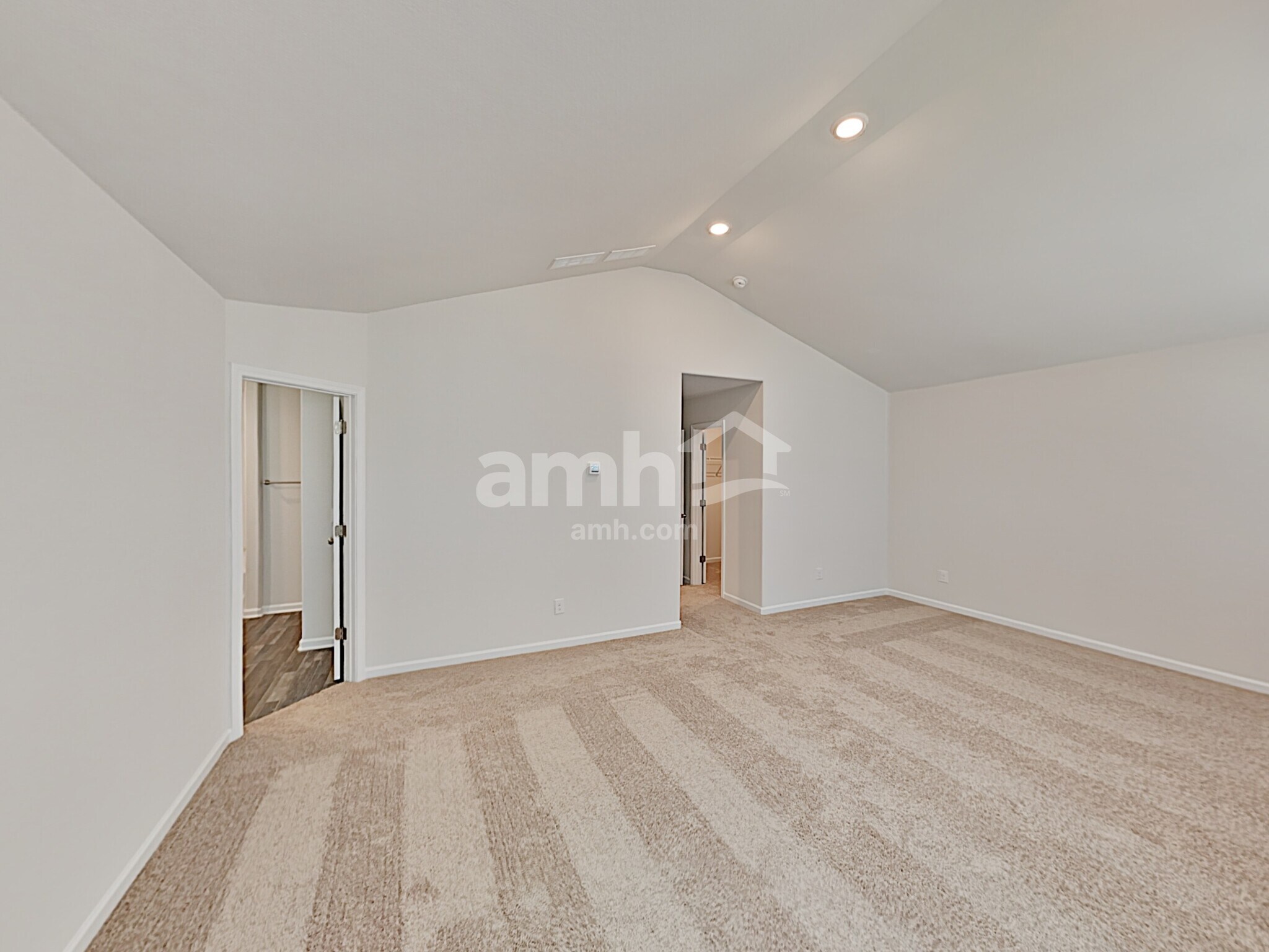 Building Photo - 3022 Wingadee Dr